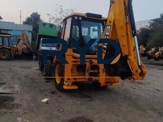 middle_construction-equipment-backhoe-loader-JCB-3DX---1768741257365863066_orig_074261edbe0d48933e8dd18742af114b--26011814400414940200